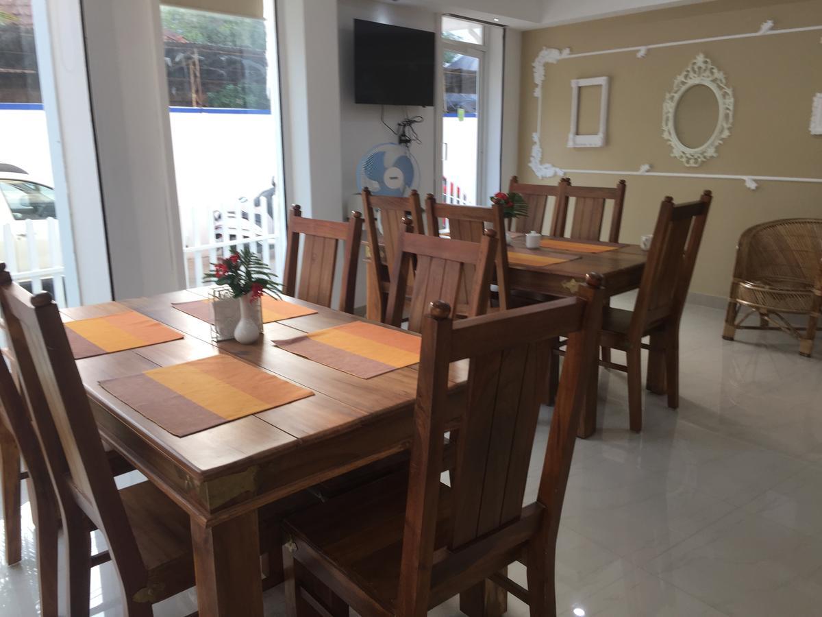 Daffodils Spice Court Hotel Kochi Екстериор снимка