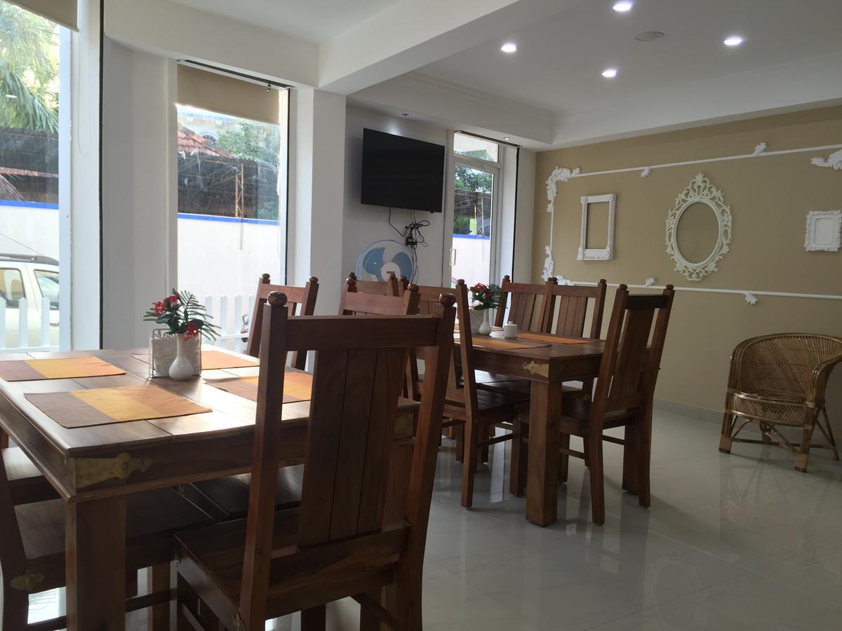 Daffodils Spice Court Hotel Kochi Екстериор снимка