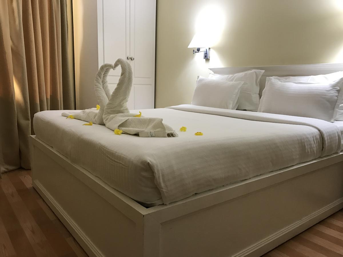 Daffodils Spice Court Hotel Kochi Екстериор снимка