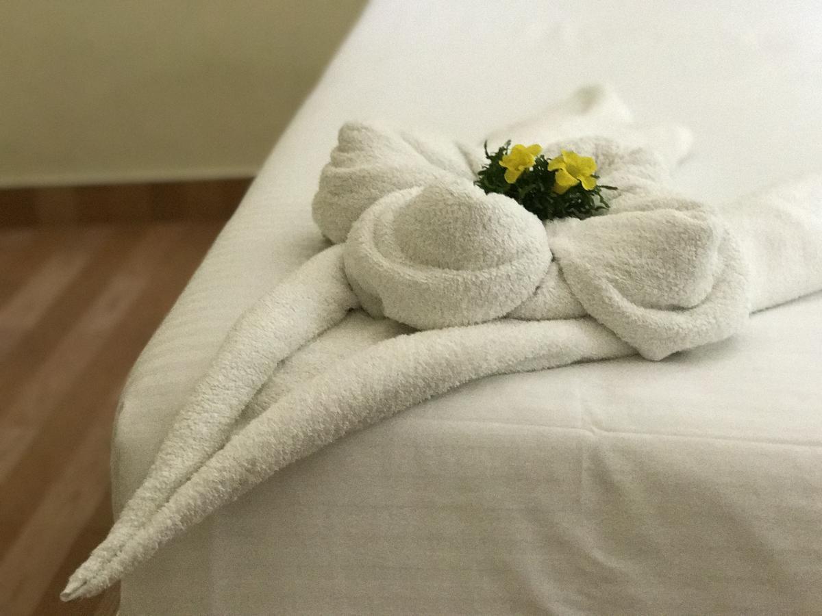 Daffodils Spice Court Hotel Kochi Екстериор снимка